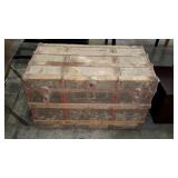 Vintage flat top storage trunk, no till tray in