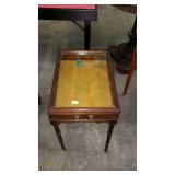 Show case stand, end table style with glass