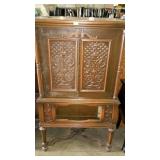 China project, cabinet with double doors above