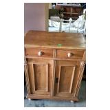 Early yellow pine cabinet, having the nice