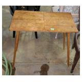 Mall portable folding stand, folds up in the