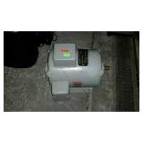 Big electric motor, 5hp 220 volt runs at 1750rpms