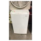 Magic chef Mini fridge has wear