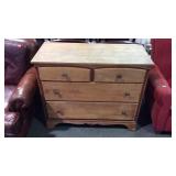 Dresser, 2 narrow over 2 wide drawers arched top