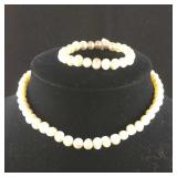 Fresh Water Pearls Necklace and Bracelet set;
