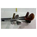 Mixed group of goldclubs, woods, irons and