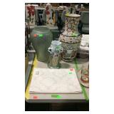 Decor lot with three tall vases and place mats