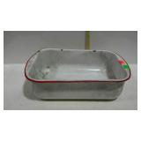 Enameled metal basin, 17 x 11 x 4.5