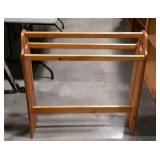 Pine quilt rack with heart cut outs, 32 x 9 x 32