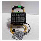 Small shop light, does work