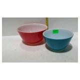 Two Pyrex bowls