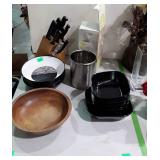 Group of kitchenware