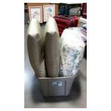 Tote with three misc cushions - code LY