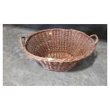 Wicker laundry basket
