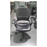 All black leather office chair, matches lots 1324
