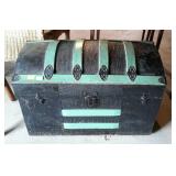 Green and black trunk, does have till in it