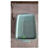 Rubbermaid storage bin with lid, Roughneck, 10