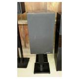 Set of two speakers on pedestal bases - Polk