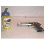 Air soft gun with air soft pellets