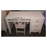 White painted desk, that matches lot 3024, does
