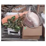 Skid lot, includes rug, pillows, artificial