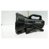 Cyclops 15 million candlepower portable spotlight