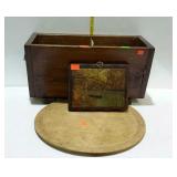 Wooden lot, includes a wooden planter box with