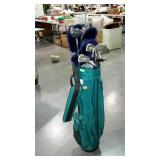 Golf bag with Spalding Legacy clubs