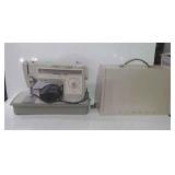 Singer portable sewing machine Stylist 513 with