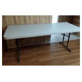 Lifetime 6ft poly folding table like new