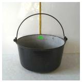 Cast iron pot with enamel interior and wire bail