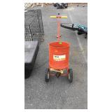 Ortho Metal lawn spreader, model 0100