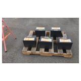 Five UPS 12–300MR replacement batteries, charge