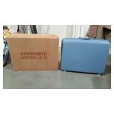 Samsonite luggage with box, does have key