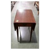 Mahogany Dropleaf end table with single drawer