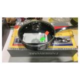 Farberware non-stick skillet with lid and box- 10"