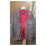 Outerwear. Red vest (size L), Diamondback hooded