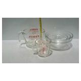 Kitchenware - two Pyrex measuring cups-2 & 8 cup,