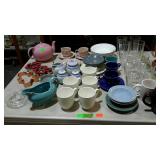 Kitchenware. Mugs, glasses, teapot, cookie