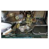 Center shelf metal - roasting pans, cake pans,