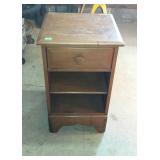 Single drawer night stand, that matches lots 71