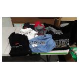 Various college football sweatshirts, sizes are