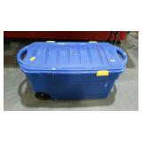 Rubbermaid tote with lid - large with two back