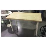 Small table measures 47x24x29