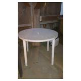 Round plastic patio table 39 inches in diameter
