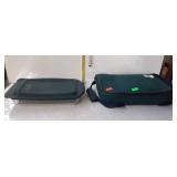 Pyrex Portables covered baking dish with carry