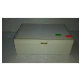 Jewelry box