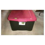 65 qt sterlite tote