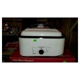 Hamilton Beach roaster oven with lid and box