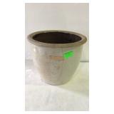 Stoneware crock, has hairline - 9 x 7